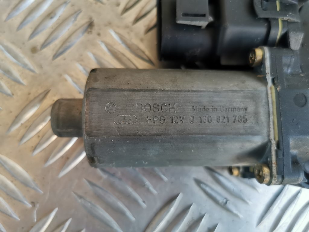 Elektrisko stiklu motors priekš AUDI A6 1998 4 Elektrisko stiklu motors priekš AUDI A6 1998