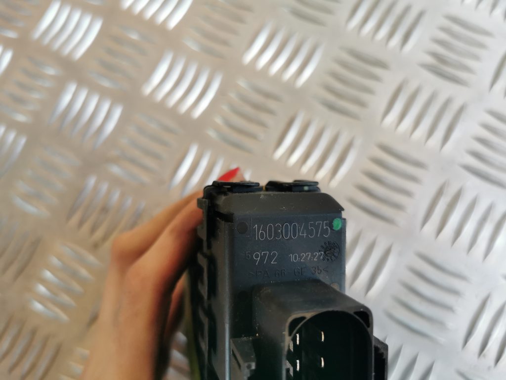 Elektrisko stiklu motors priekš AUDI A6 1998 5 Elektrisko stiklu motors priekš AUDI A6 1998