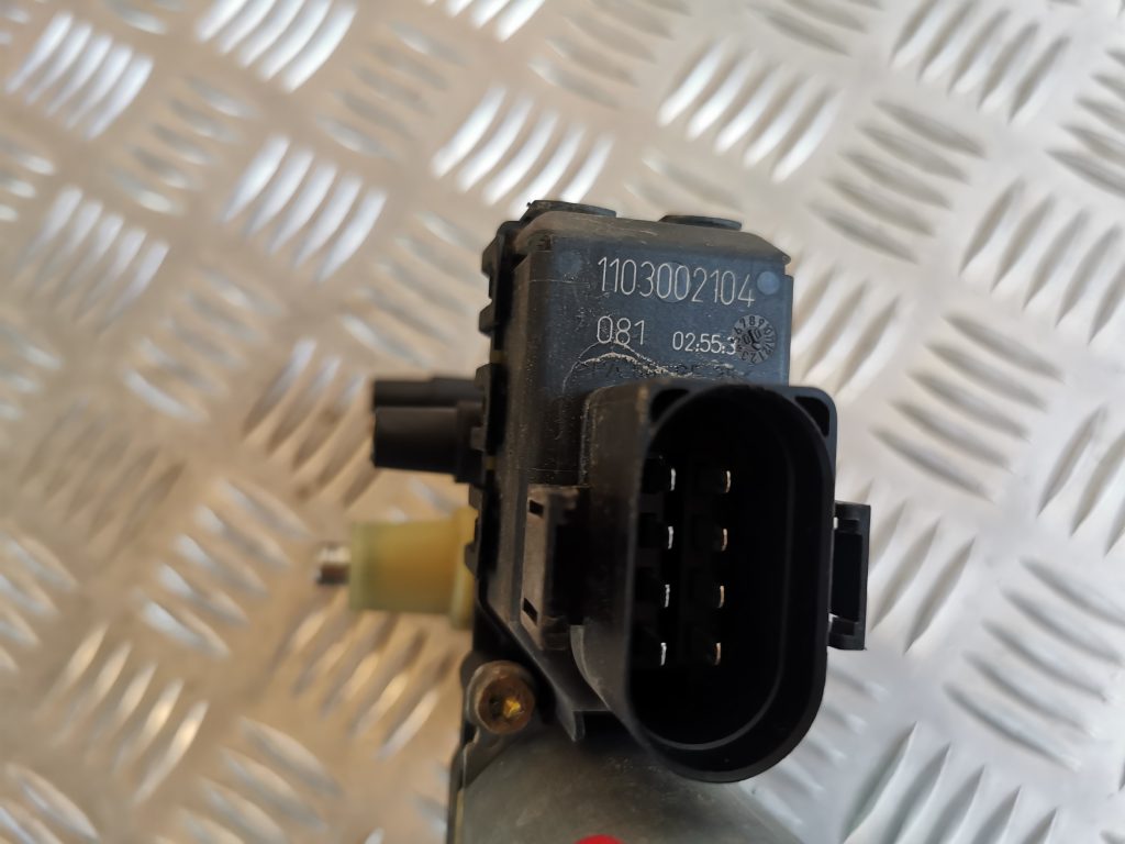 Elektrisko stiklu motors priekš AUDI A6 1998