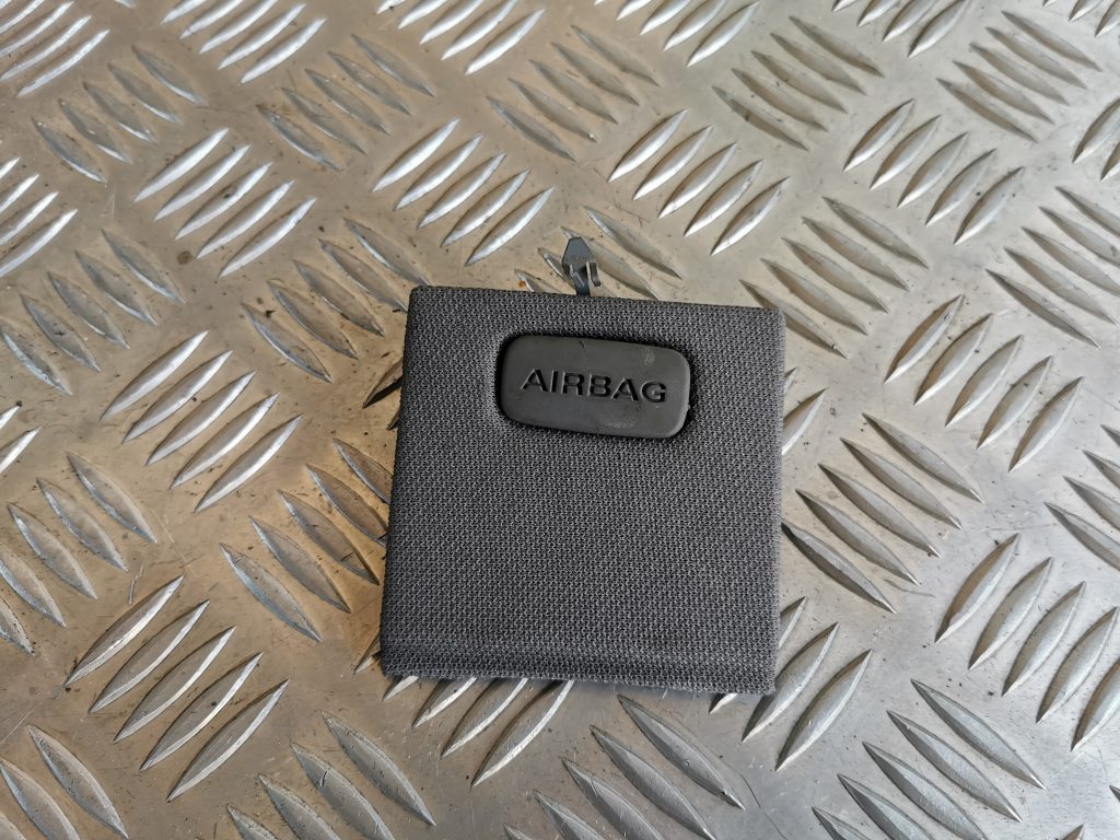 Aizmugurējas salona statnes apdare priekš AUDI A6 1998 1 Aizmugurējas salona statnes apdare priekš AUDI A6 1998