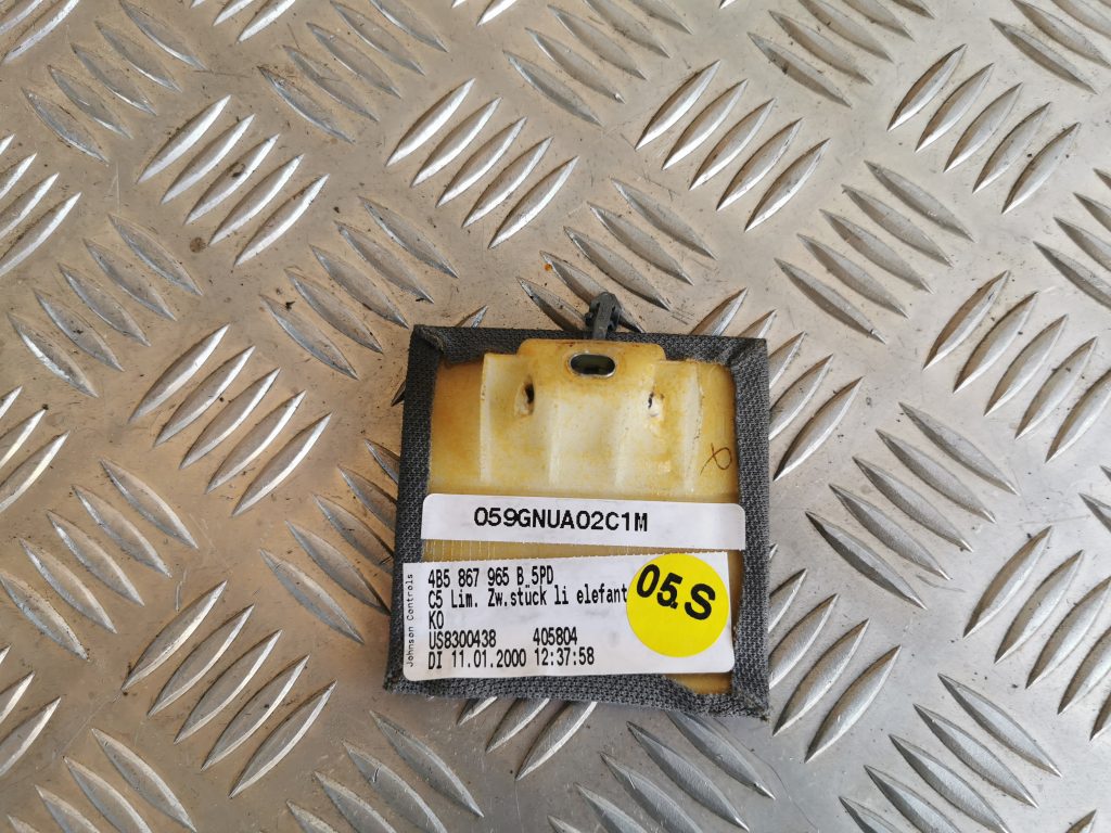 Aizmugurējas salona statnes apdare priekš AUDI A6 1998 2 Aizmugurējas salona statnes apdare priekš AUDI A6 1998