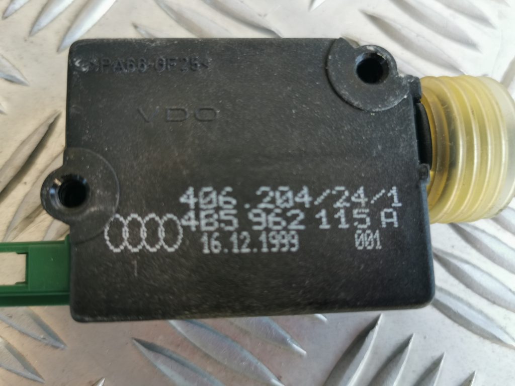 Centrālas atslēgas motors priekš AUDI A6 1998 4 Centrālas atslēgas motors priekš AUDI A6 1998