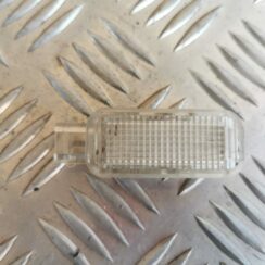 Apgaismojums durvju apdarē priekš AUDI A6 1998