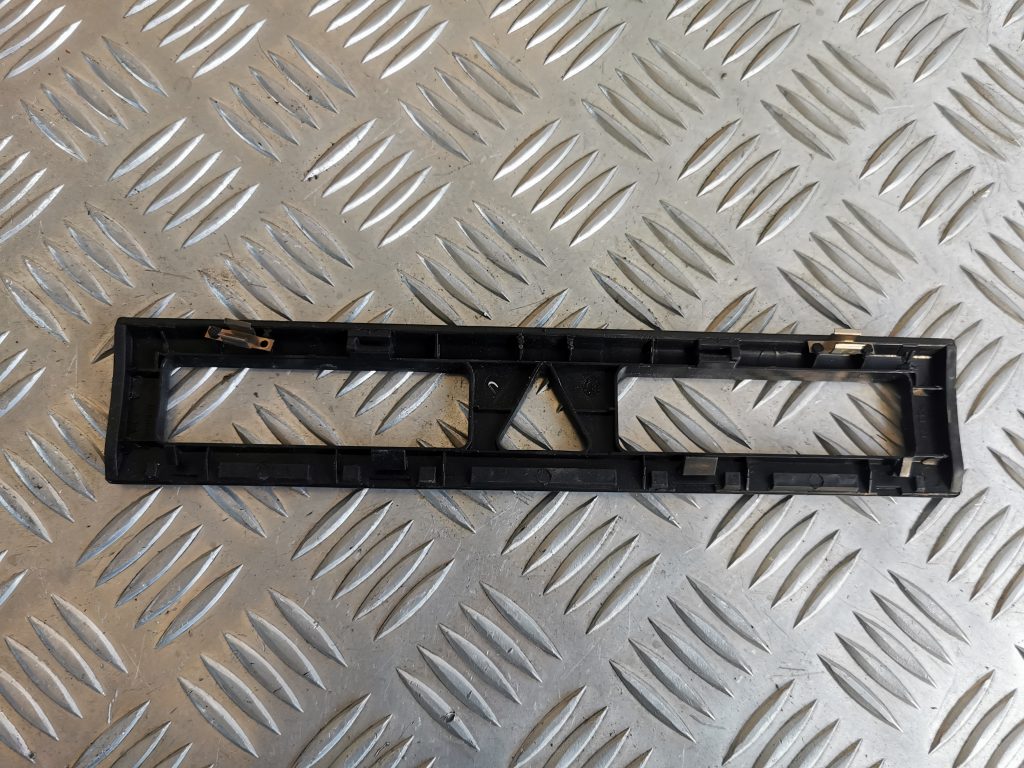 Mērinstrumentu paneļa dekoratīvais rāmis priekš AUDI A6 1998