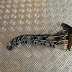 Aizmugurējā spārna un bufera stiprinājums priekš AUDI A6 1998