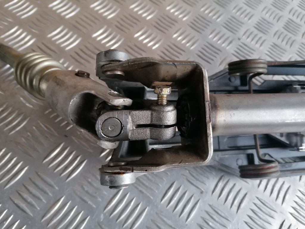 Stūres statne priekš MERCEDES BENZ ML320 2005 BLACK