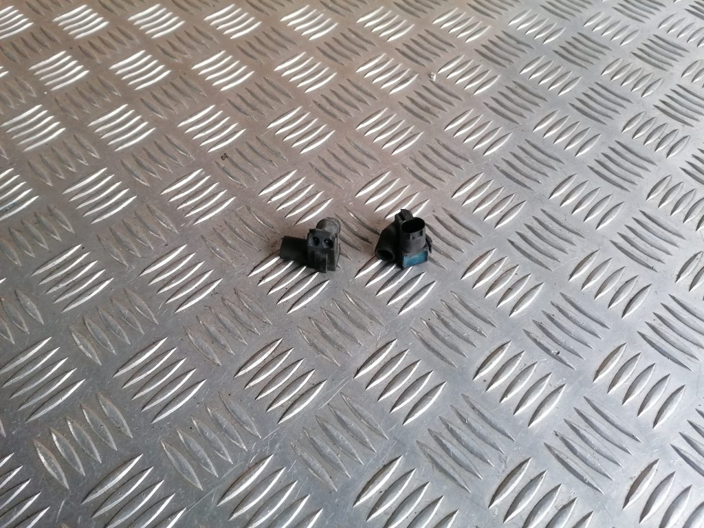 Vējstikla mazgāšanas šķidruma sprausla priekš MERCEDES BENZ ML320 2005 BLACK 1 Vējstikla mazgāšanas šķidruma sprausla priekš MERCEDES BENZ ML320 2005 BLACK