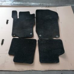 Salona paklāju komplekts priekš MERCEDES BENZ ML320 2005 BLACK