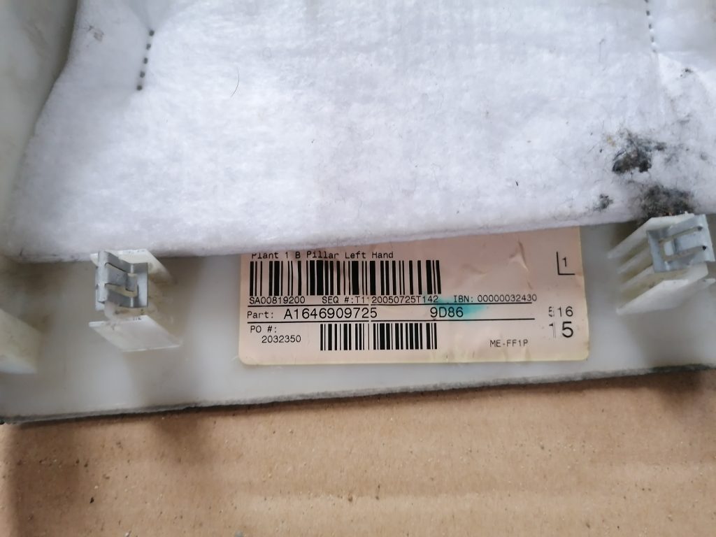 Vidējas salona statnes apdare priekš MERCEDES BENZ ML320 2005 BLACK