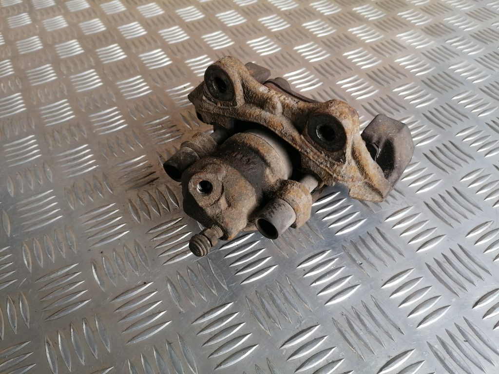 Aizmugurējais kreisais suports priekš MERCEDES BENZ ML320 2005 BLACK