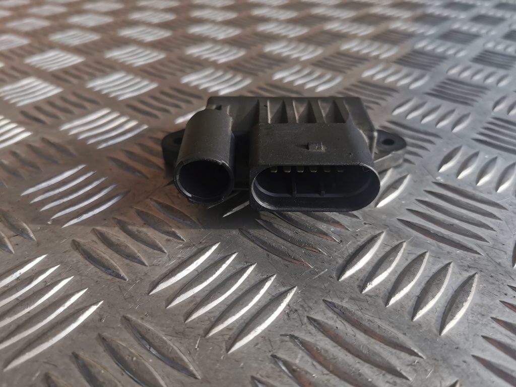 Kvēlsveču releja priekš MERCEDES BENZ ML320 2005 BLACK