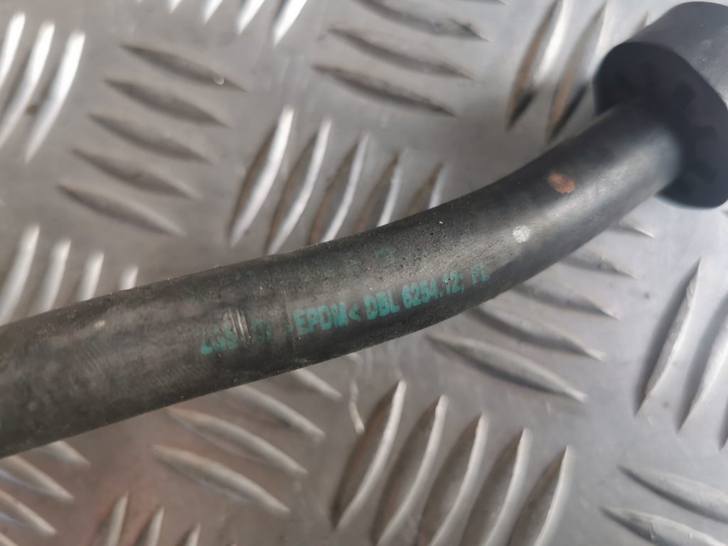 Gumijas šļūtene priekš MERCEDES BENZ ML320 2005 BLACK