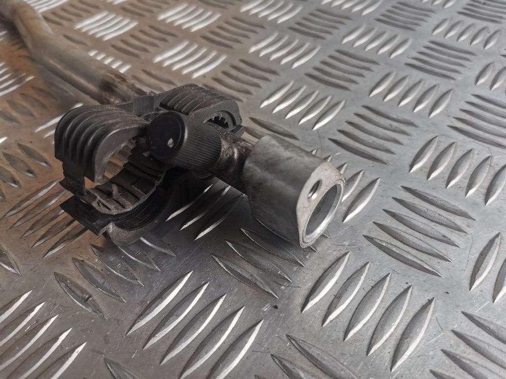 Gaisa kondicioniera caurule priekš MERCEDES BENZ ML320 2005 BLACK 3 Gaisa kondicioniera caurule priekš MERCEDES BENZ ML320 2005 BLACK