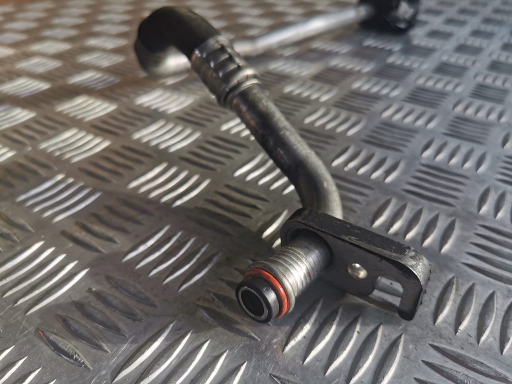 Gaisa kondicioniera caurule priekš MERCEDES BENZ ML320 2005 BLACK 2 Gaisa kondicioniera caurule priekš MERCEDES BENZ ML320 2005 BLACK