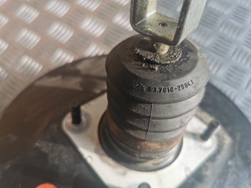 Vakuuma bremžu pastiprinātājs priekš MERCEDES BENZ ML320 2005 BLACK 5 Vakuuma bremžu pastiprinātājs priekš MERCEDES BENZ ML320 2005 BLACK