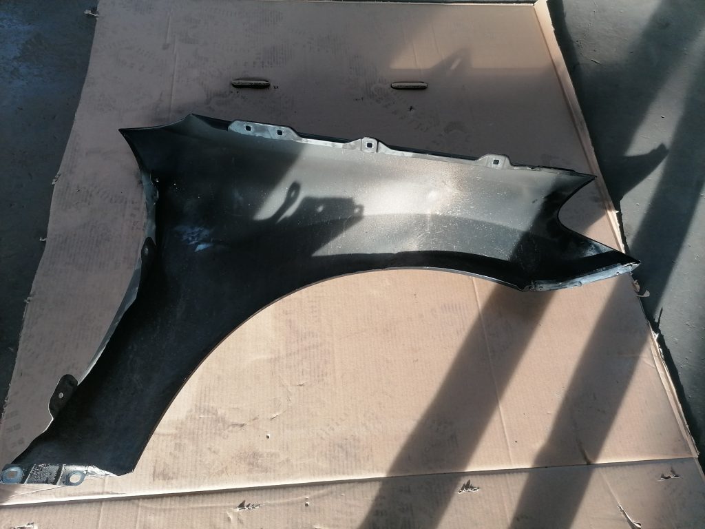 Priekšējais kreisais spārns priekš MERCEDES BENZ ML320 2005 BLACK 5 Priekšējais kreisais spārns priekš MERCEDES BENZ ML320 2005 BLACK