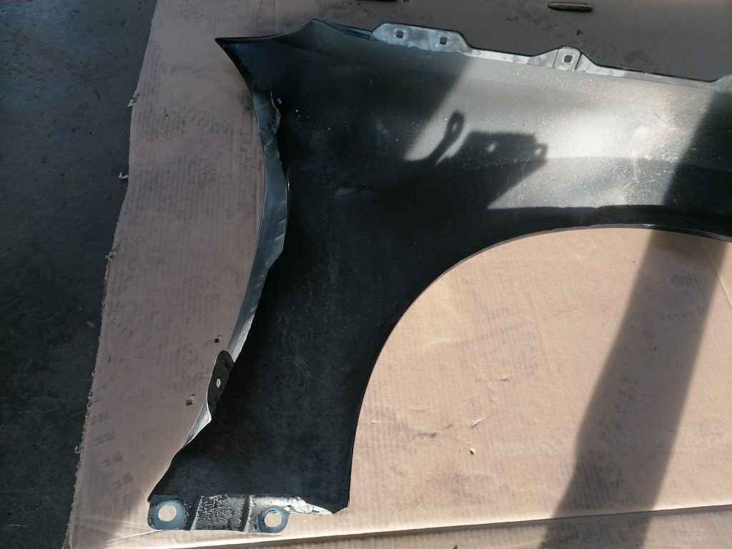 Priekšējais kreisais spārns priekš MERCEDES BENZ ML320 2005 BLACK 6 Priekšējais kreisais spārns priekš MERCEDES BENZ ML320 2005 BLACK