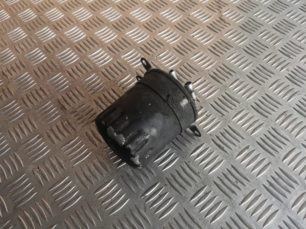 Degvielas filtra korpuss priekš MERCEDES BENZ ML320 2005 BLACK 1 Degvielas filtra korpuss priekš MERCEDES BENZ ML320 2005 BLACK