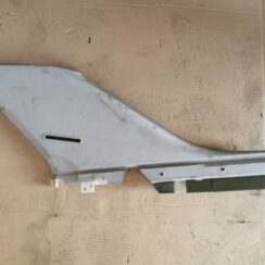 Aizmugurējas salona statnes apdare priekš MERCEDES BENZ ML320 2005 BLACK