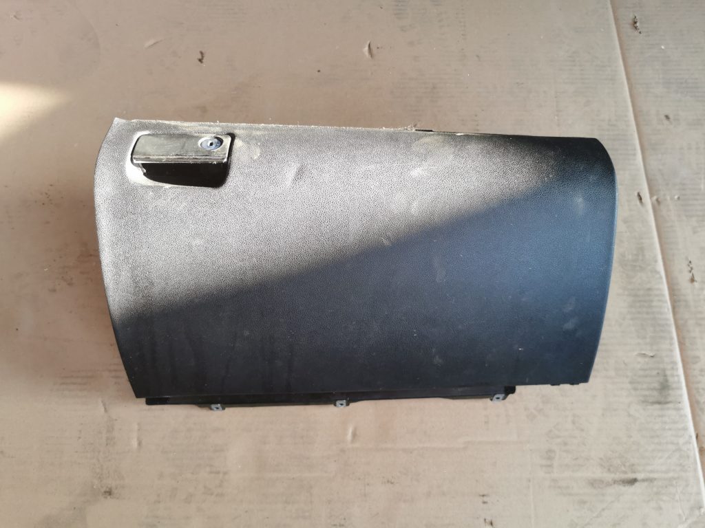 Mantu glabāšanas nodalījums pasažiera pusē priekš MERCEDES BENZ ML320 2005 BLACK