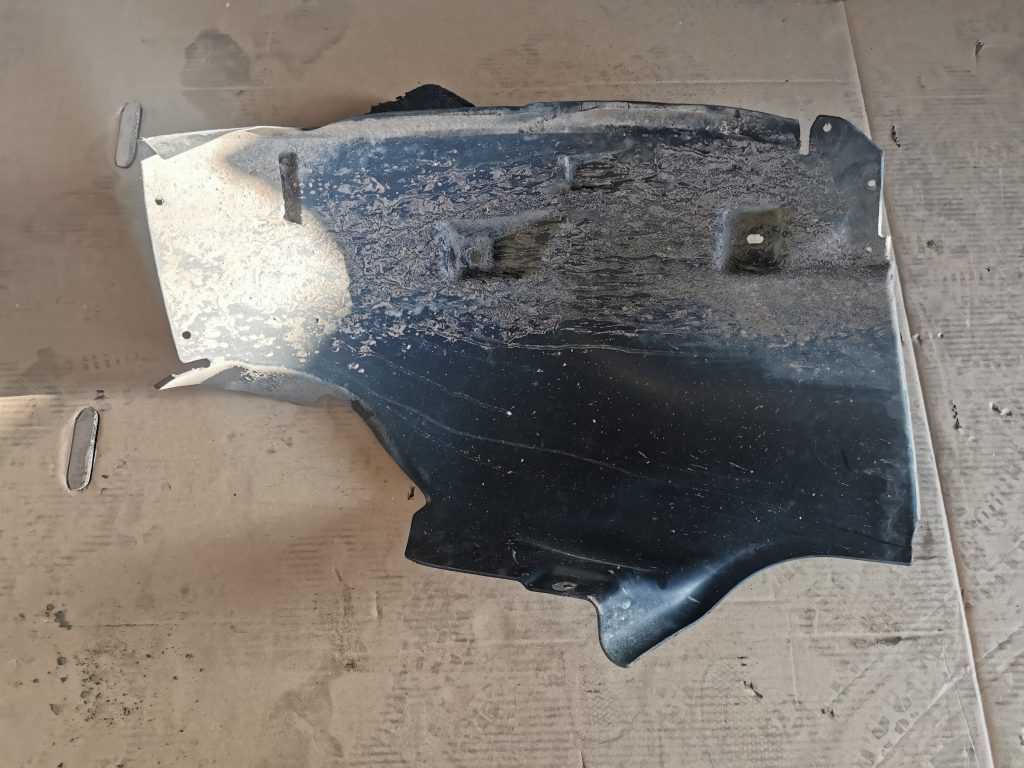 Priekšējais labais paspārns priekš MERCEDES BENZ ML320 2005 BLACK 1 Priekšējais labais paspārns priekš MERCEDES BENZ ML320 2005 BLACK