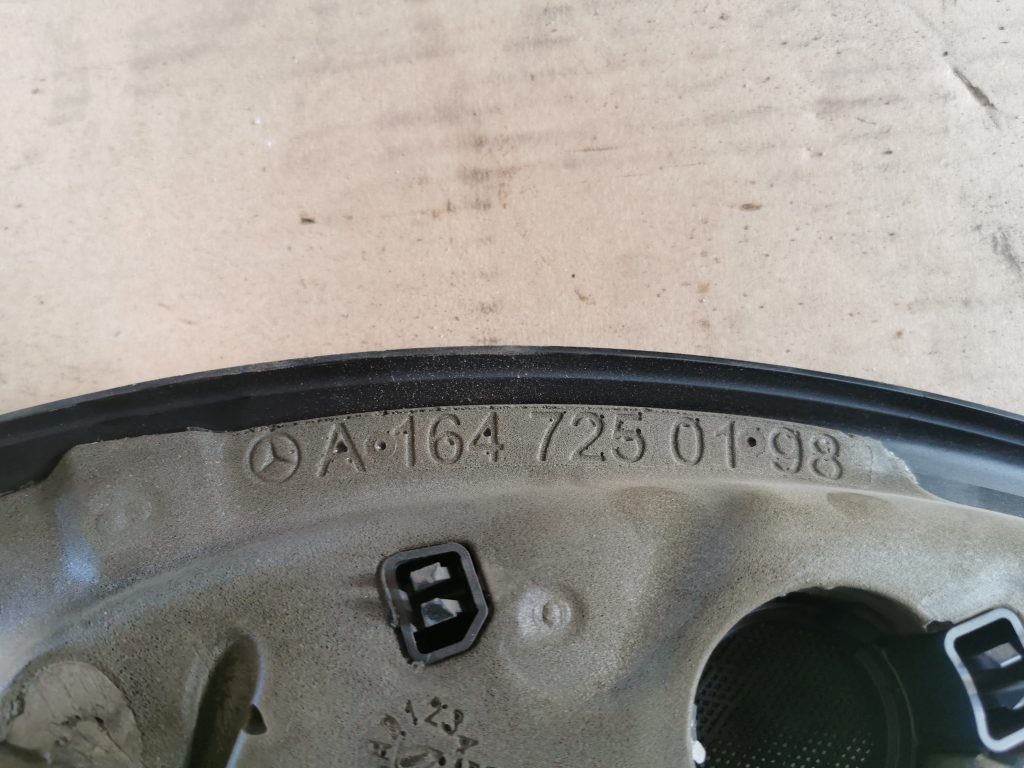 Durvju spoguļa apdares uzlika salonā (bez skaļruņa) priekš MERCEDES BENZ ML320 2005 BLACK