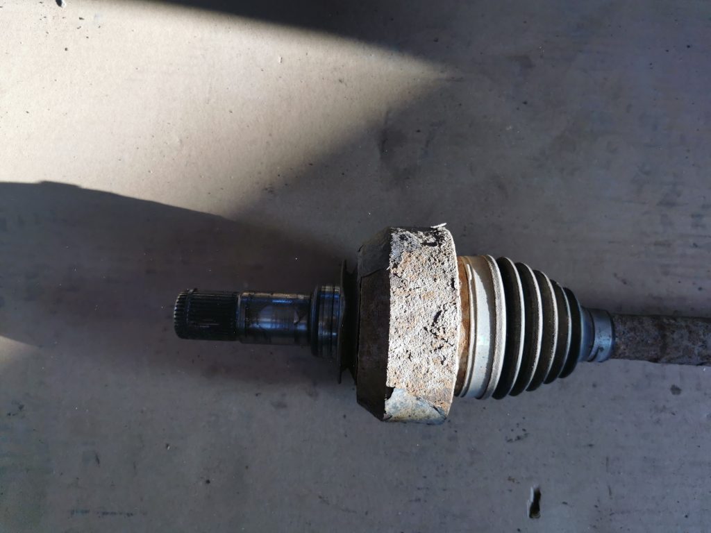 Pusass aizmugurē priekš MERCEDES BENZ ML320 2005 BLACK