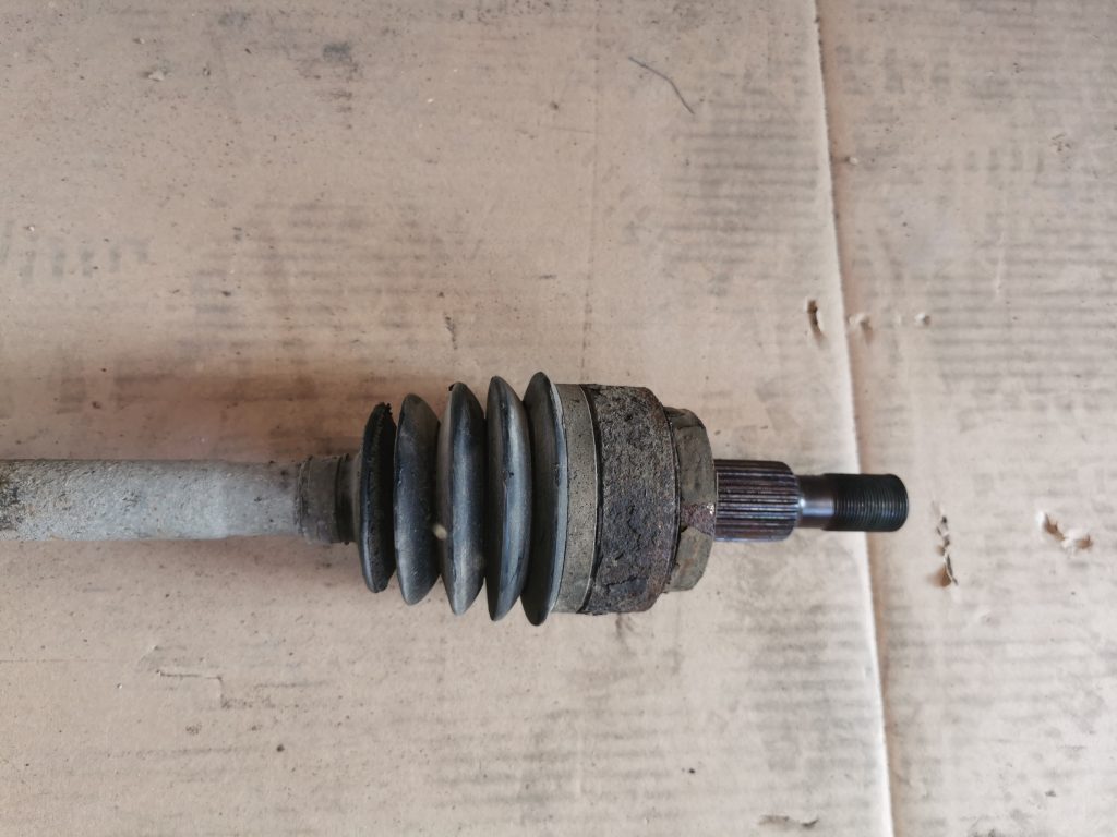 Pusass aizmugurē priekš MERCEDES BENZ ML320 2005 BLACK