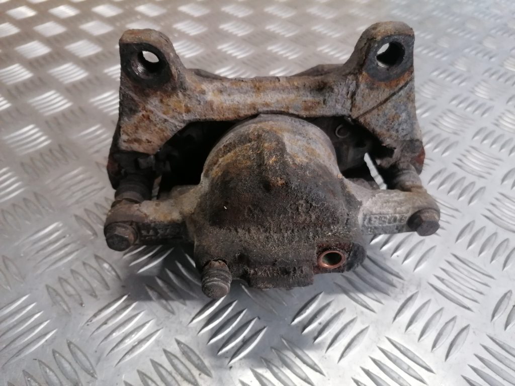 Priekšējais kreisais suports priekš DODGE JOURNEY 2008