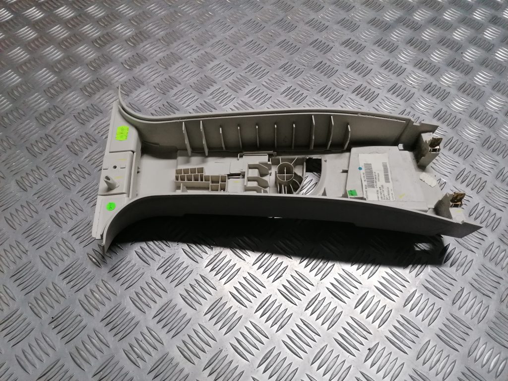 Vidējas salona statnes apdare priekš DODGE JOURNEY 2008