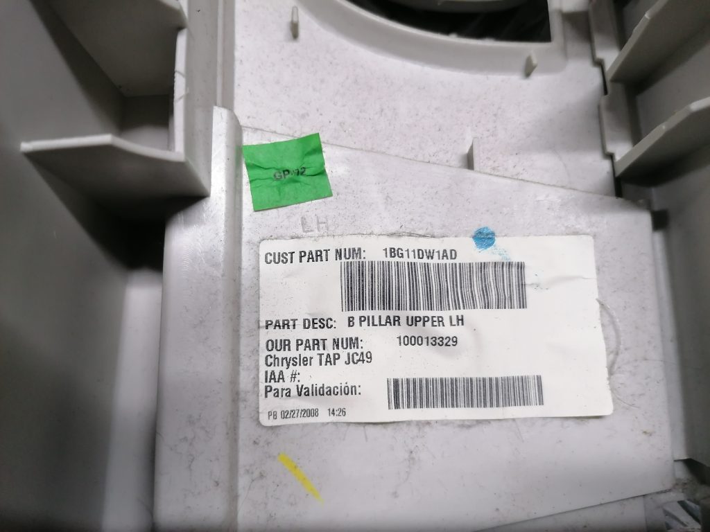 Vidējas salona statnes apdare priekš DODGE JOURNEY 2008