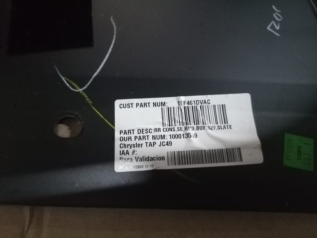 Centrālās konsoles (apdares) vidēja daļa priekš DODGE JOURNEY 2008 5 Centrālās konsoles (apdares) vidēja daļa priekš DODGE JOURNEY 2008