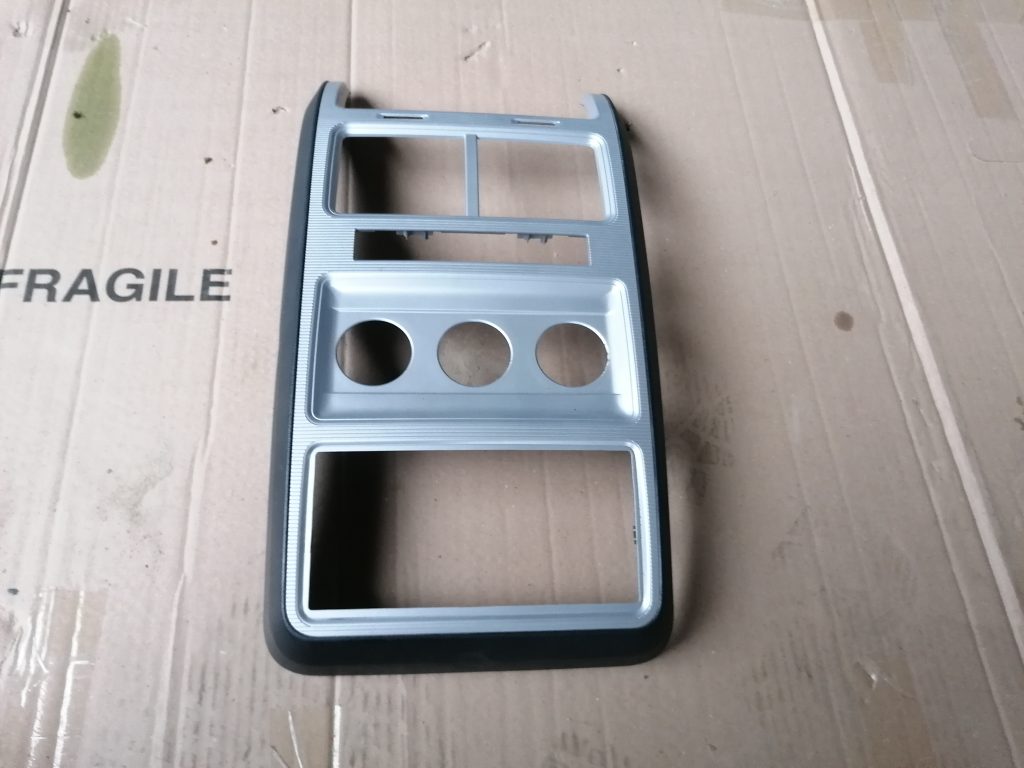 Mērinstrumentu paneļa dekoratīvais rāmis priekš DODGE JOURNEY 2008