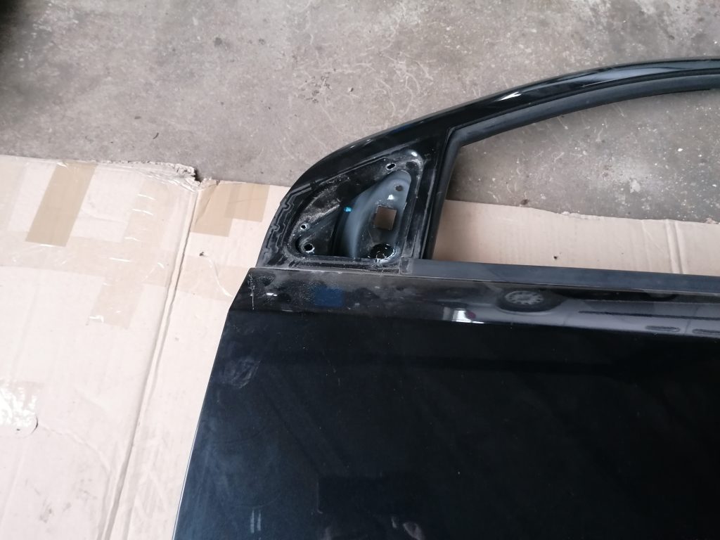 Priekšējās kreisās durvis priekš DODGE JOURNEY 2008 3 Priekšējās kreisās durvis priekš DODGE JOURNEY 2008