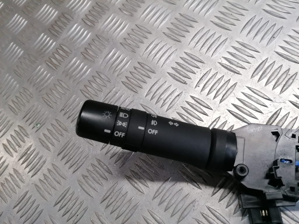 Stūres statnes slēdzis priekš SUBARU LEGACY 2011