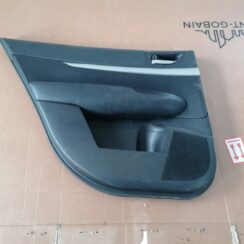 Aizmugurējo kreiso durvju apdare priekš SUBARU LEGACY 2011