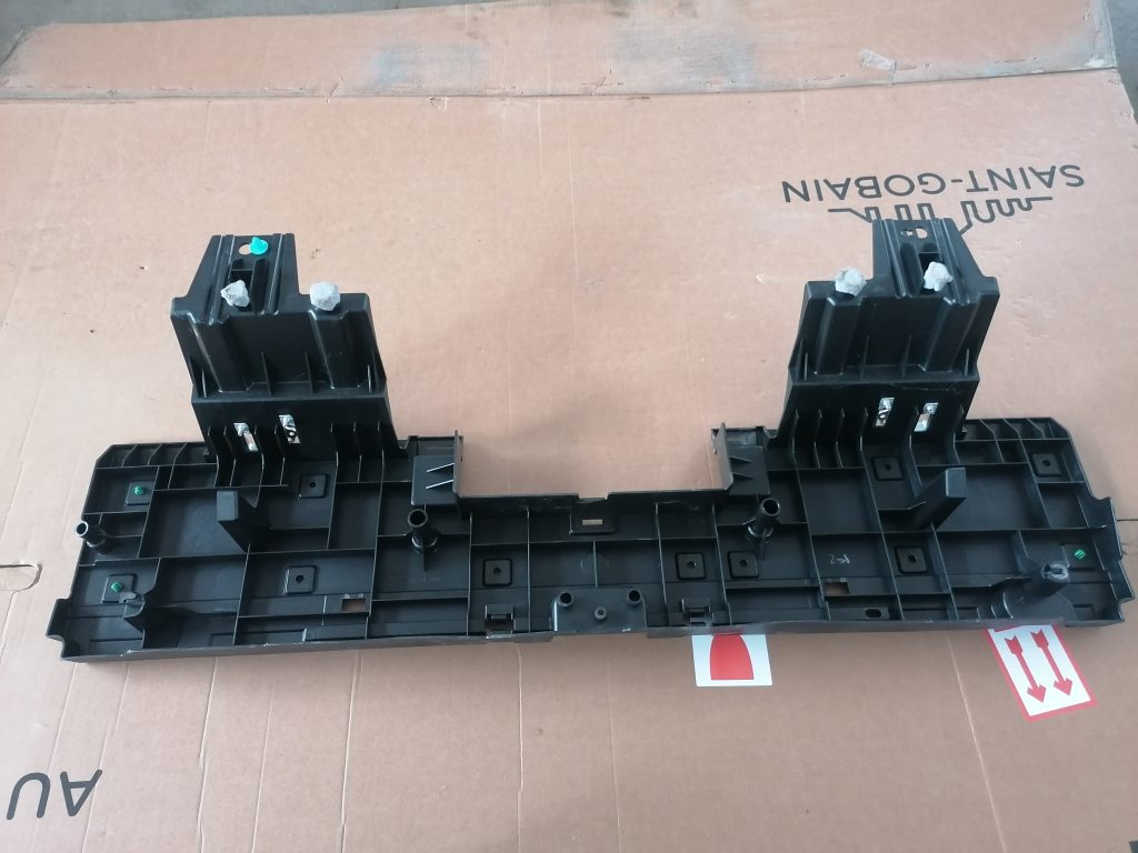 Bagāžnieka nodalījuma plastmasa priekš SUBARU LEGACY 2011