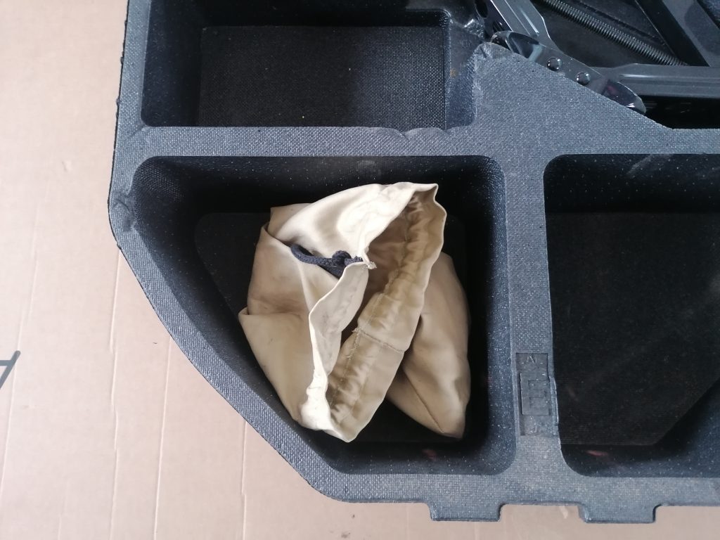 Instrumentu komplekts priekš SUBARU LEGACY 2011 2 Instrumentu komplekts priekš SUBARU LEGACY 2011