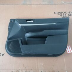 Priekšējo labo durvju apdare priekš SUBARU LEGACY 2011