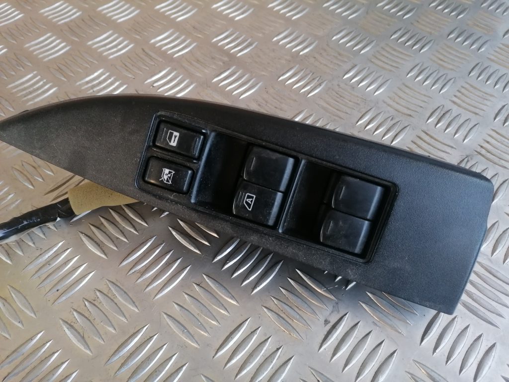 Šofera durvju slēdža pogas priekš SUBARU LEGACY 2011