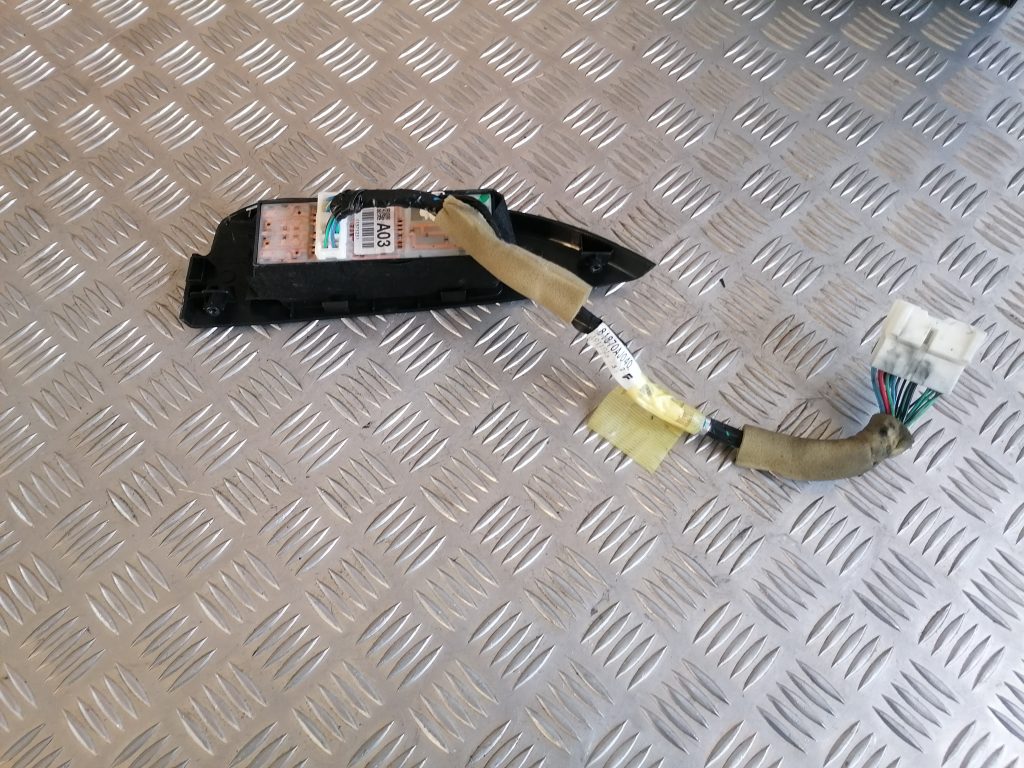 Šofera durvju slēdža pogas priekš SUBARU LEGACY 2011