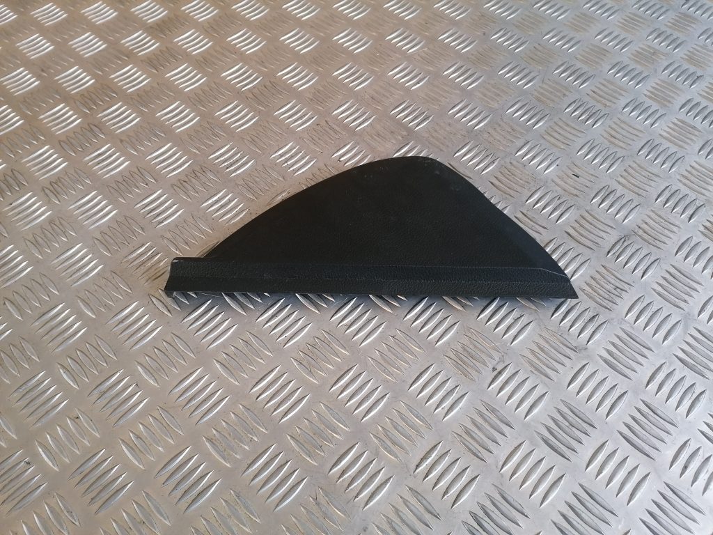 Mērinstrumentu paneļa sānu apdare priekš SUBARU LEGACY 2011 1 Mērinstrumentu paneļa sānu apdare priekš SUBARU LEGACY 2011