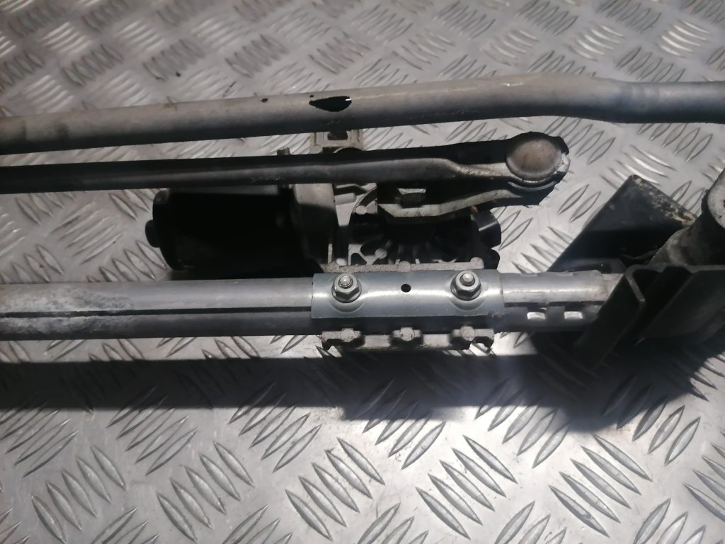 Vējstikla tīrīšanas mehānisms priekš SUBARU LEGACY 2011