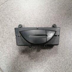 Parkošanās devēju poga priekš MERCEDES BENZ CLS 320 2005