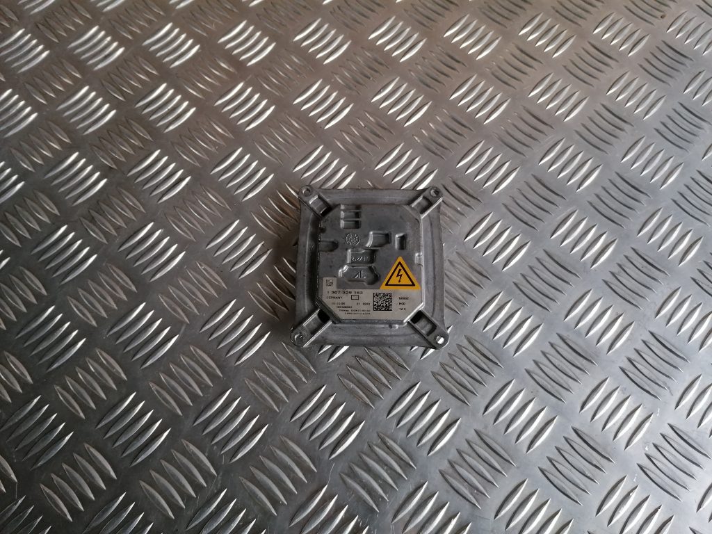 Ksenona vadības bloks priekš BMW 318D E91 2008 TOURING 1 Ksenona vadības bloks priekš BMW 318D E91 2008 TOURING