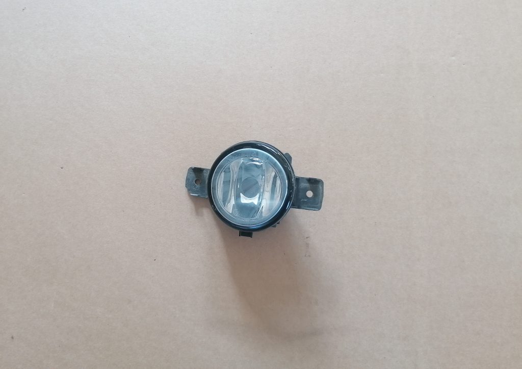 Miglas lukturis priekšā labajā pusē priekš RENAULT MASTER 2010- 89210438 1 Miglas lukturis priekšā labajā pusē priekš RENAULT MASTER 2010- 89210438