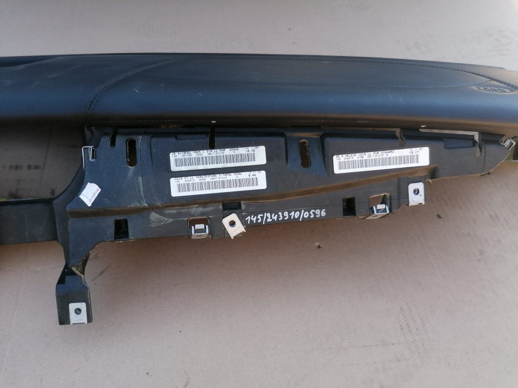 Mērinstrumentu panelis priekš MERCEDES BENZ CLS 320 2005 4 Mērinstrumentu panelis priekš MERCEDES BENZ CLS 320 2005