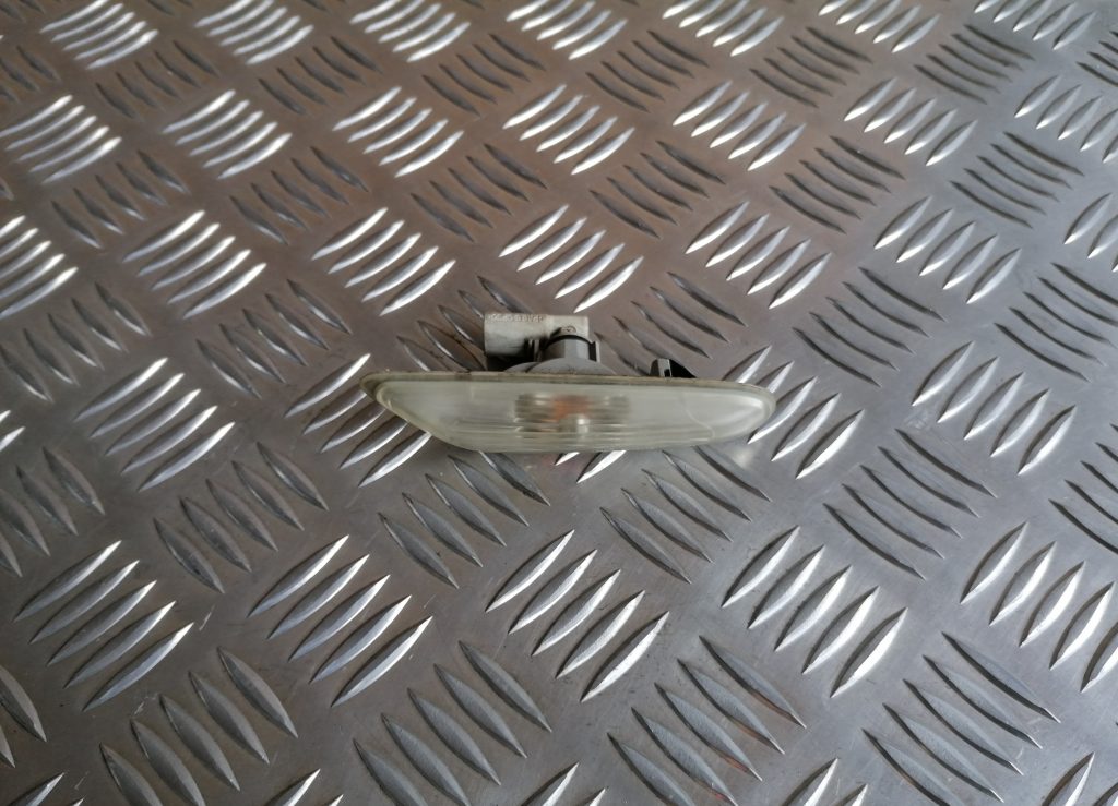 Pagrieziena signala lukturis priekš BMW 1 E87 2009 WHITE 1 Pagrieziena signala lukturis priekš BMW 1 E87 2009 WHITE