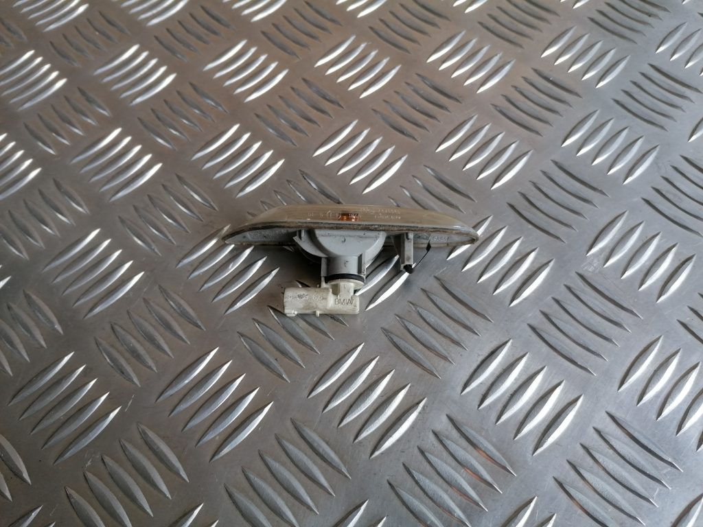 Pagrieziena signala lukturis priekš BMW 1 E87 2009 WHITE 2 Pagrieziena signala lukturis priekš BMW 1 E87 2009 WHITE