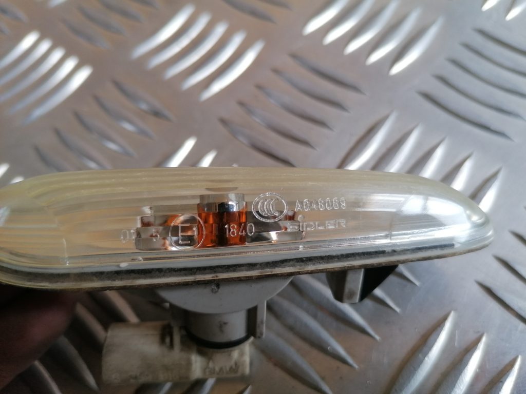 Pagrieziena signala lukturis priekš BMW 1 E87 2009 WHITE 4 Pagrieziena signala lukturis priekš BMW 1 E87 2009 WHITE